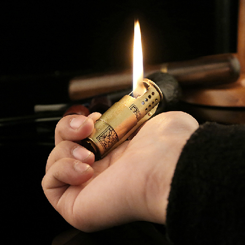 Vintage Classic Kerosene Lighter Fits Into Case detail 15