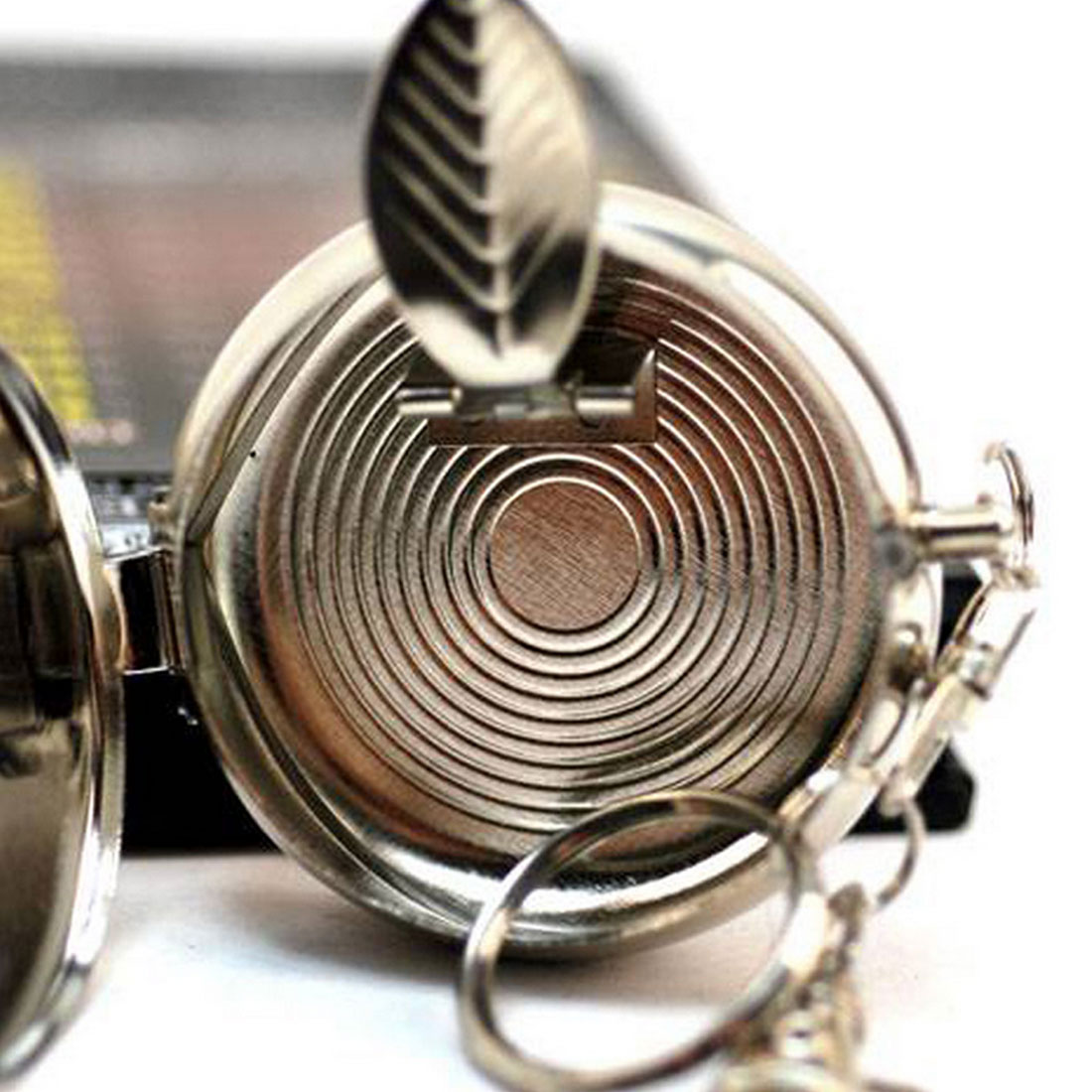 Portable Stainless Steel Pocket Ashtray Outdoors Round Cigarette Keychain