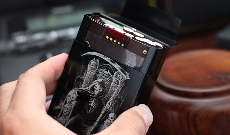 Personalized Ultra Thin Metal Cigarette Case Laser Designed for King Size E Cigarettes Male