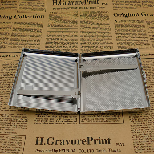 Silver Stainless Steel Cigarette Case Holds 20 High Quality Metal Cigarette Box