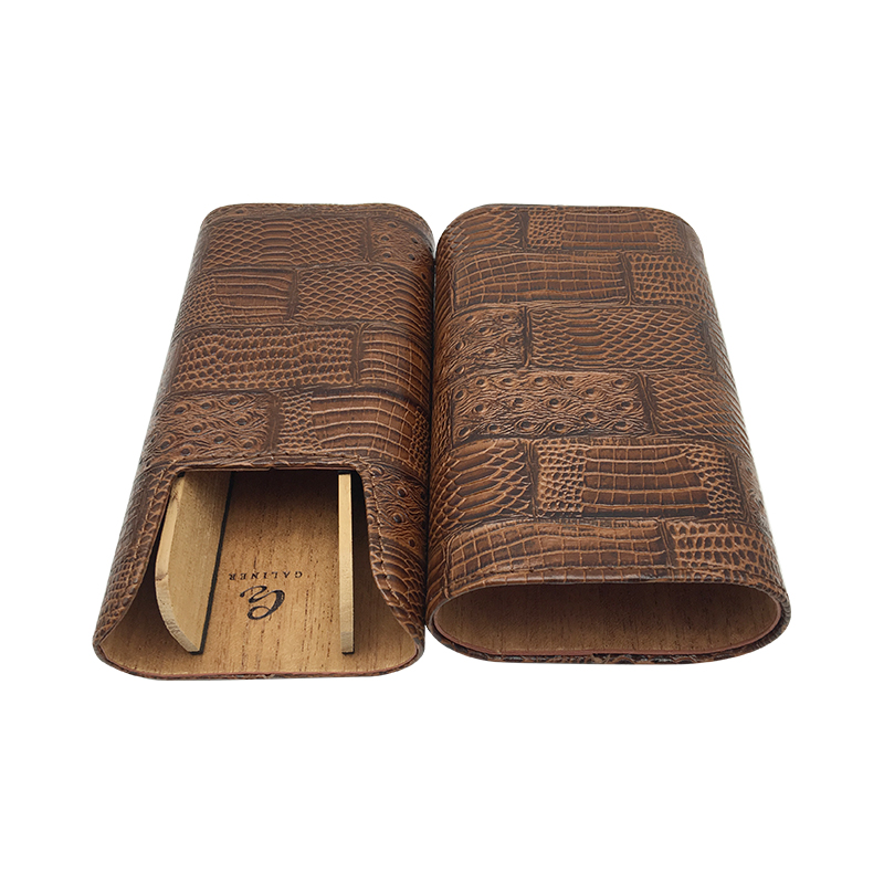 Four pack cigar case leather Portable Cigar humidor include Cigar Scissors and Lighters Top- Quality COHIBA Four pack cigar case leather Portable Cigar humidor include Cigar Scissors and Lighters