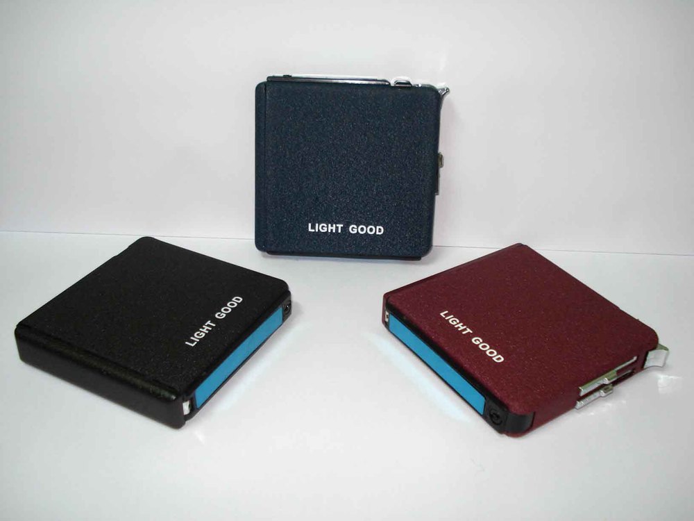20 cigarettes Cigarette case Lighter 20 cigarettes Cigarette case Lighter