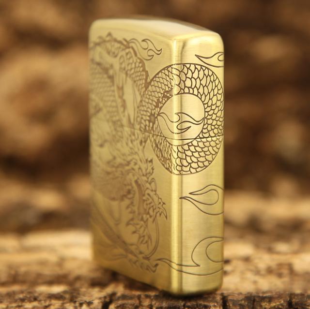 Free shipping windproof lighter Pure copper etching around the dragon in all directions Martial ZP Free shipping windproof lighter Pure copper etching around the dragon in all directions Martial ZP gift