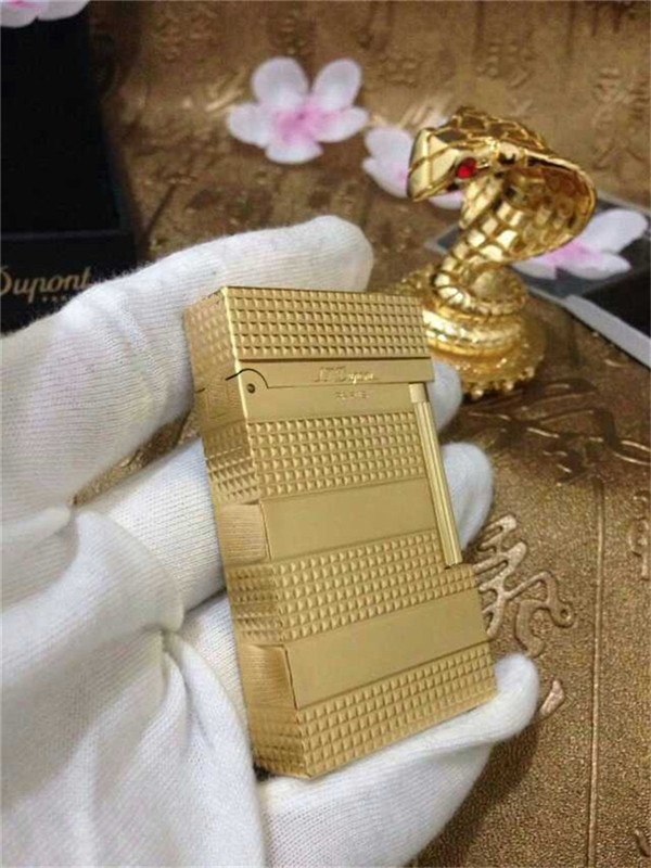 S.T Memorial D upont lighter Bright Sound! New In Box Serial number TH15 S.T Memorial D upont lighter Bright Sound! New In Box Serial number TH15