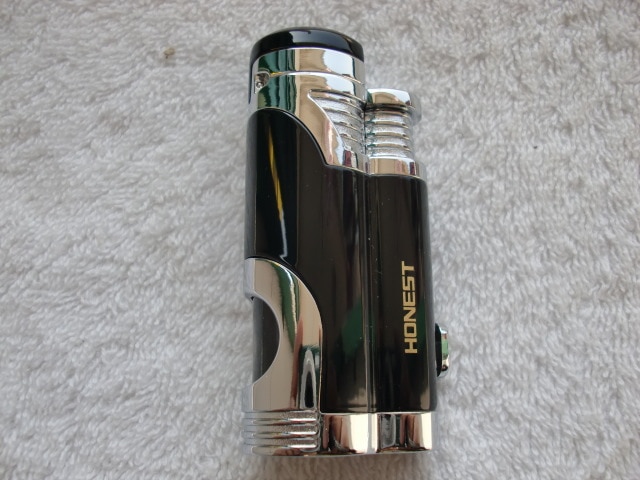 10pcs/lot 2015 s Honest New Golden Tiger on the 1st Double Torch lighters drill smoking pipe lighter fashion jet lighter 10pcs/lot 2015 hot sales Honest New Golden Tiger on the 1st Double Torch lighters drill smoking pipe lighter fashion jet lighter