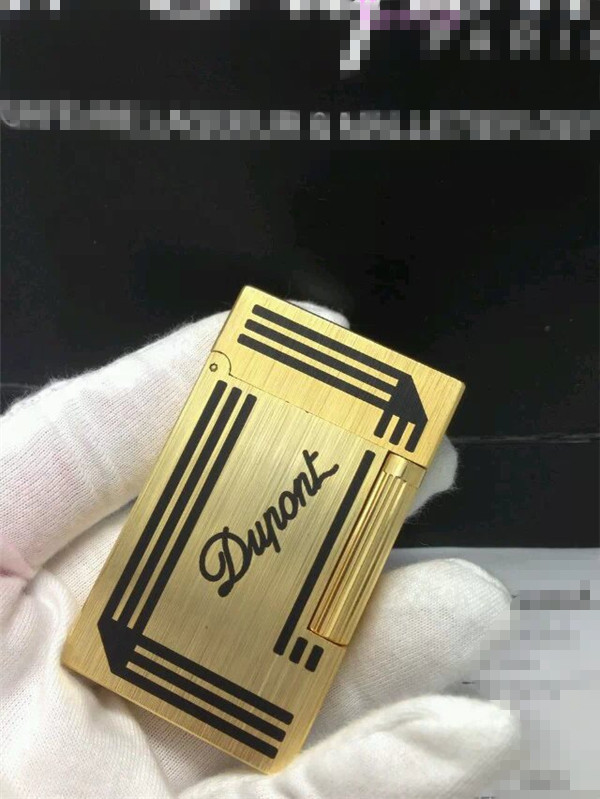 S.T Memorial D upont lighter Bright Sound! New In Box Serial number TH22 S.T Memorial D upont lighter Bright Sound! New In Box Serial number TH22