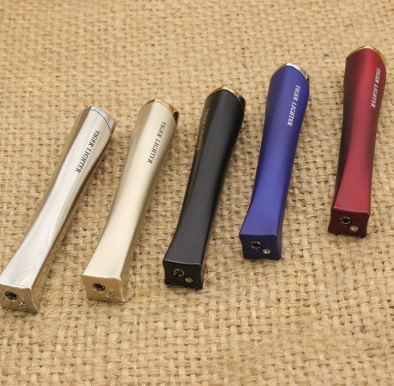 Personality Creative Brushed Metal Lighter Windproof Flame Lighter Men and Women Cigarette Lighter Gifts Personality Creative Brushed Metal Lighter Windproof Flame Lighter Men and Women Cigarette Lighter Gifts