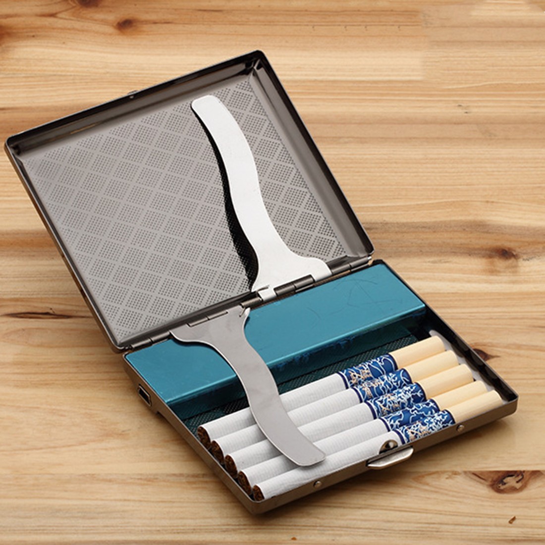 New Outdoor Portable Stainless Steel Cigarette Case with Electronic Rechargeable Windproof Flameless USB Cigarette Lighter New Outdoor Portable Stainless Steel Cigarette Case with Electronic Rechargeable Windproof Flameless USB Cigarette Lighter