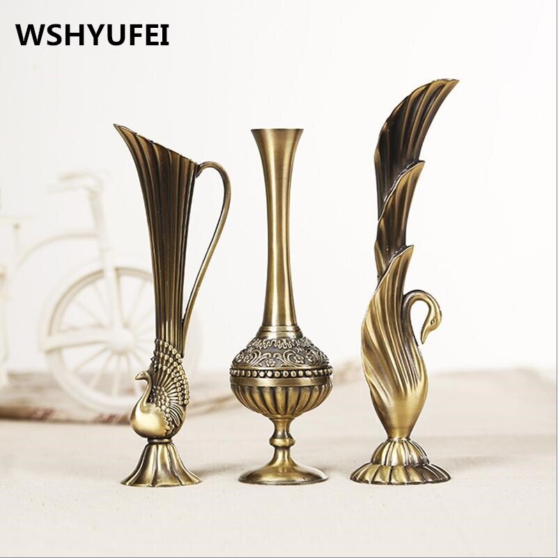 Brass vintage peacock vase metal alloy gold / bronze small vase modern table creative home / wedding decoration vase Brass vintage peacock vase metal alloy gold / bronze small vase modern table creative home / wedding decoration vase