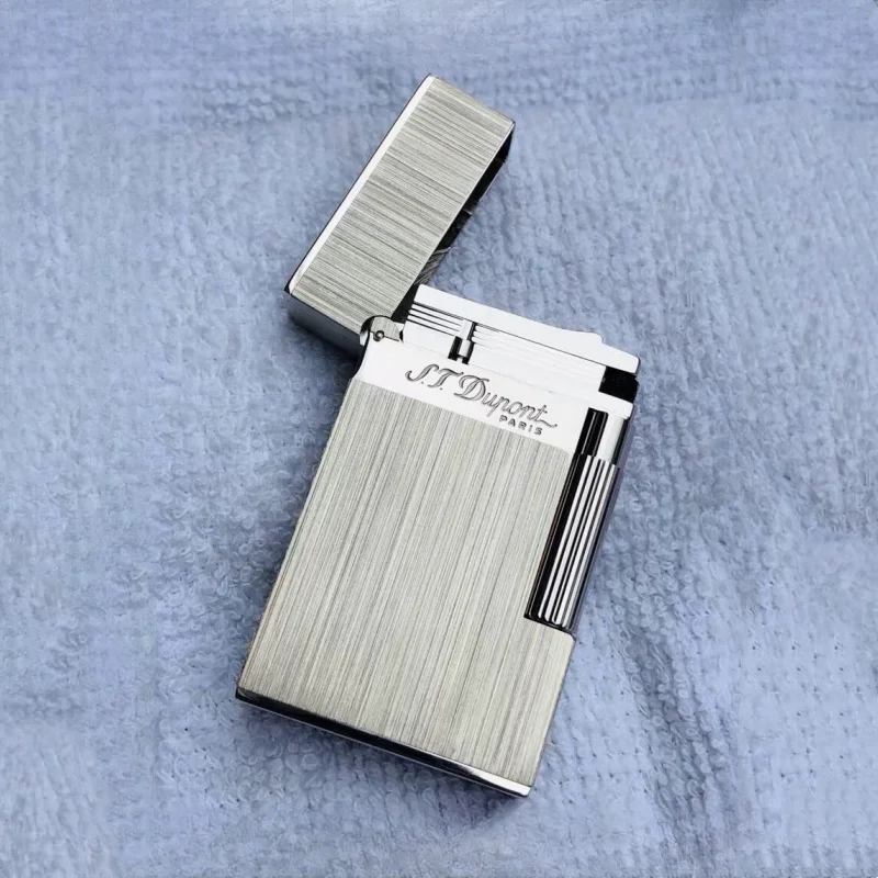 Classic Grinding Wheel Ignition Gas Lighter Bright Sound Butane Inflatable Lighter Outdoor Cigarette Accessories Gift Box Classic Grinding Wheel Ignition Gas Lighter Bright Sound Butane Inflatable Lighter Outdoor Cigarette Accessories Gift Box