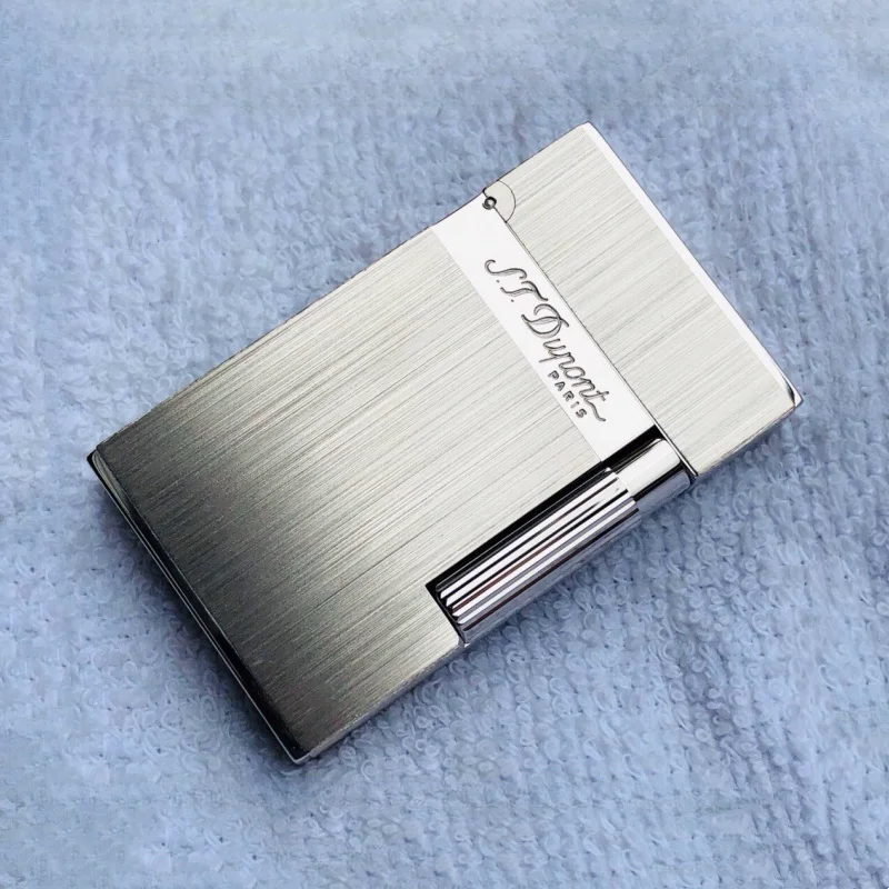 Classic Grinding Wheel Ignition Gas Lighter Bright Sound Butane Inflatable Lighter Outdoor Cigarette Accessories Gift Box Classic Grinding Wheel Ignition Gas Lighter Bright Sound Butane Inflatable Lighter Outdoor Cigarette Accessories Gift Box