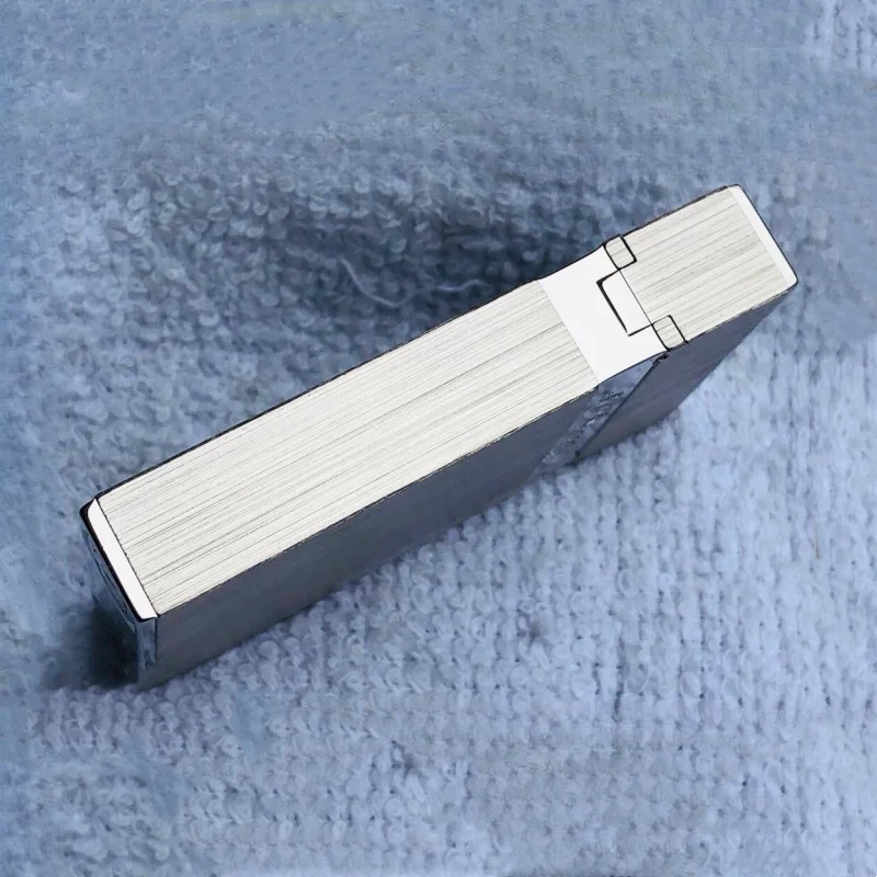 Classic Grinding Wheel Ignition Gas Lighter Bright Sound Butane Inflatable Lighter Outdoor Cigarette Accessories Gift Box Classic Grinding Wheel Ignition Gas Lighter Bright Sound Butane Inflatable Lighter Outdoor Cigarette Accessories Gift Box