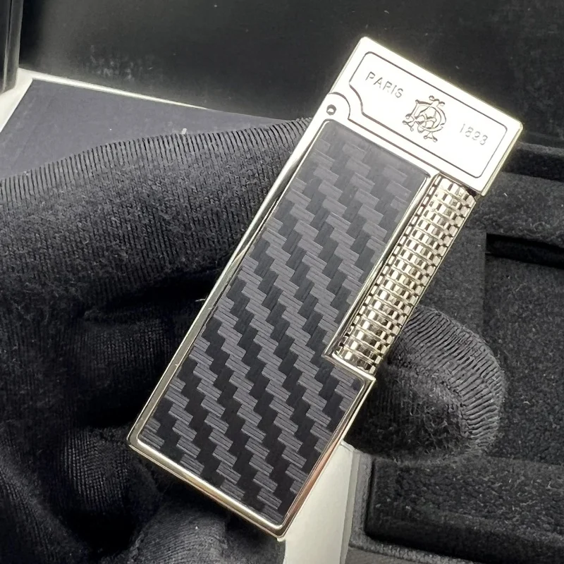 Classic Lattice Portable Gas Lighter Soft Flame Grinding Wheel Ignition Butane Refillable Cigarette Accessories For Smoker’s Classic Lattice Portable Gas Lighter Soft Flame Grinding Wheel Ignition Butane Refillable Cigarette Accessories For Smoker's