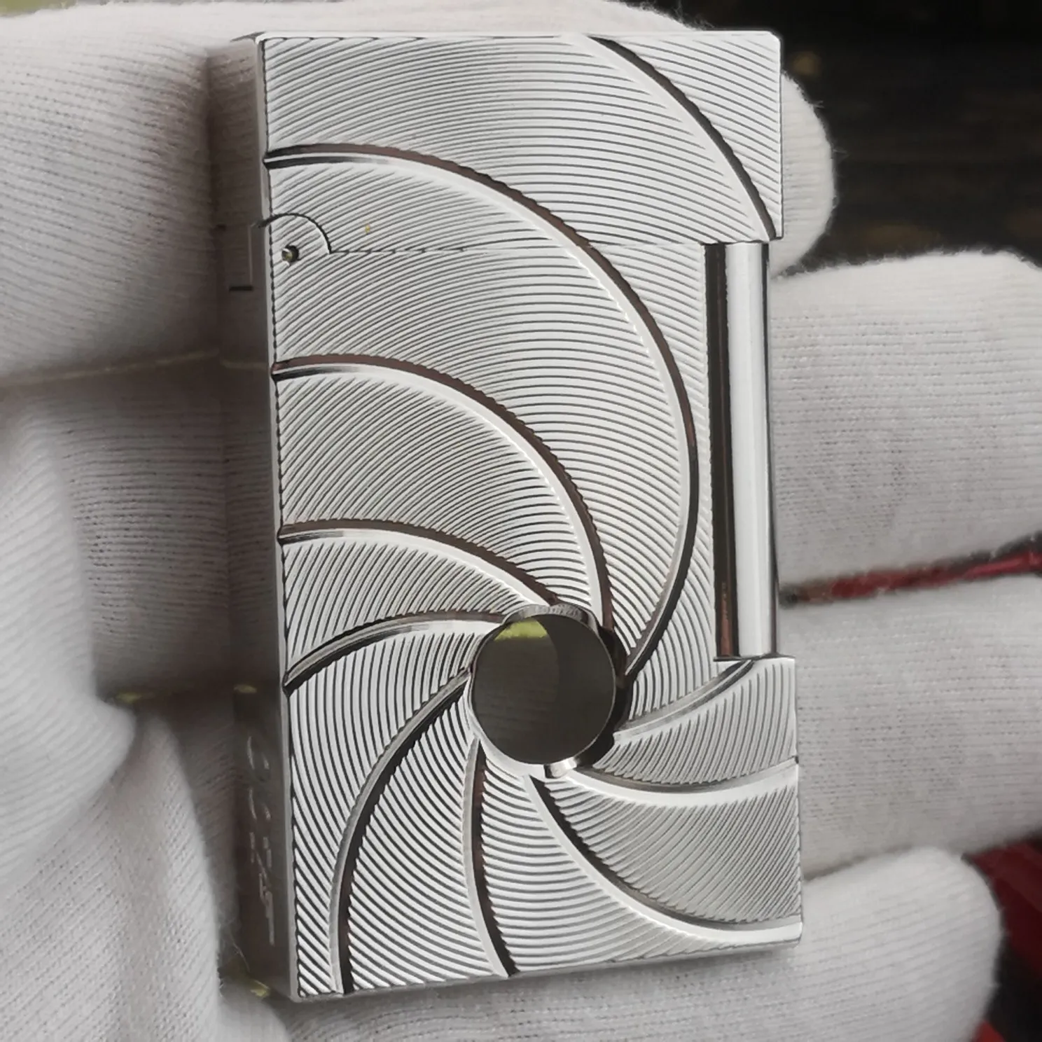 Brass Butane Gas Creative Lighter Portable Outdoor Cigar Lighter Natural Lacquer Cigarette Accessories Men ‘s Collections Gift Brass Butane Gas Creative Lighter Portable Outdoor Cigar Lighter Natural Lacquer Cigarette Accessories Men 's Collections Gift