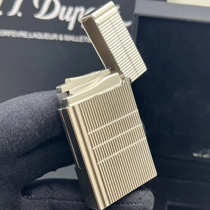 ST Dupont Classic Brass Butane Gas Lighter with Bright Sound Feature detail 3 ST Dupont Classic Brass Butane Gas Lighter with Bright Sound Feature detail 3