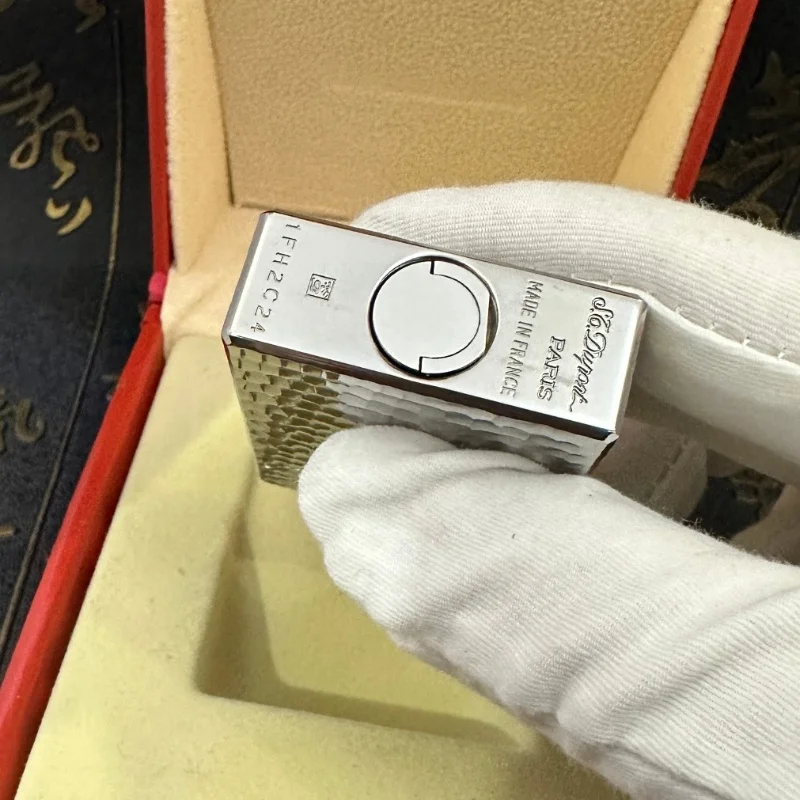 Brass Classic Gas Lighter Soft Flame Grinding Wheel Ignition Butane Refillable Smoking Accessories for Smoker’s Limited Edition Brass Classic Gas Lighter Soft Flame Grinding Wheel Ignition Butane Refillable Smoking Accessories for Smoker's Limited Edition