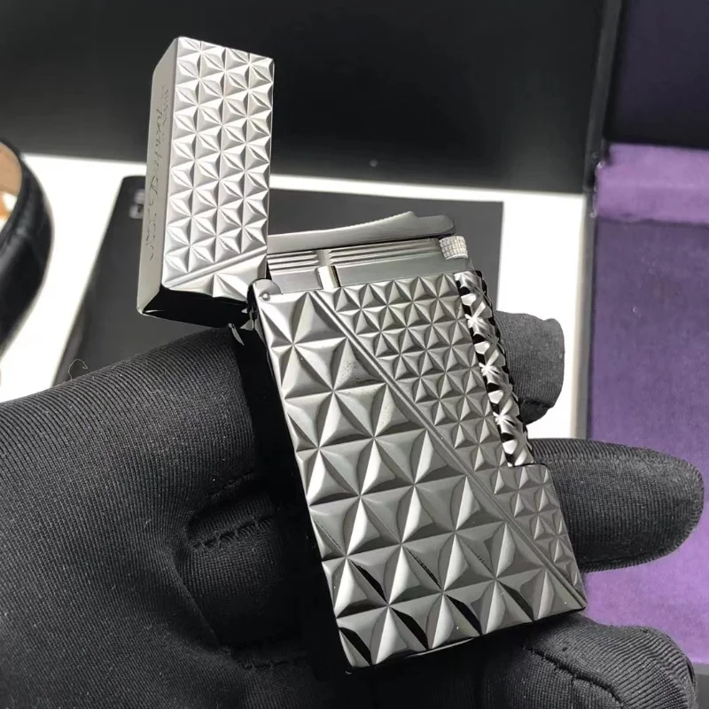 Classic Grinding Wheel Ignition Gas Lighter Outdoor Portable Butane Inflatable Lighter for Men’s Cigarette Accessories Gift Box Classic Grinding Wheel Ignition Gas Lighter Outdoor Portable Butane Inflatable Lighter for Men's Cigarette Accessories Gift Box