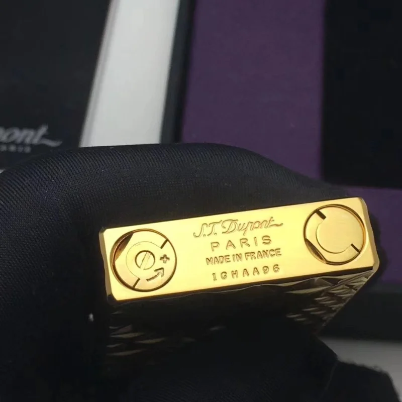 Classic Grinding Wheel Ignition Gas Lighter Outdoor Portable Butane Inflatable Lighter for Men’s Cigarette Accessories Gift Box Classic Grinding Wheel Ignition Gas Lighter Outdoor Portable Butane Inflatable Lighter for Men's Cigarette Accessories Gift Box