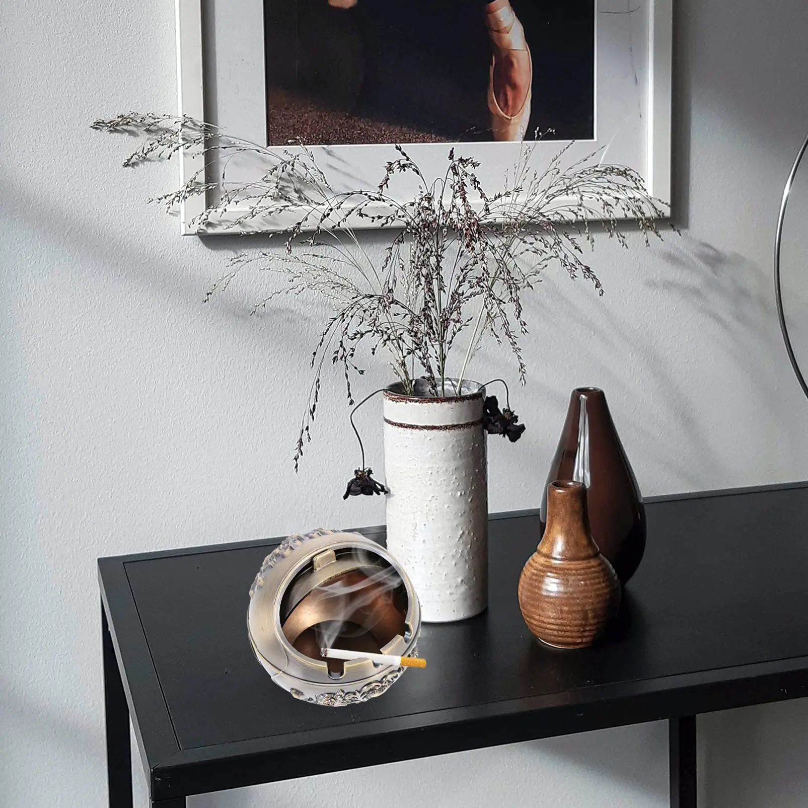 Retro Decorative Ashtray with Lid Metal Portable Cigar Ashtray Indoor and Outdoor Carved Gift Men's and Women's Smoking Set Retro Decorative Ashtray with Lid Metal Portable Cigar Ashtray Indoor and Outdoor Carved Gift Men's and Women's Smoking Set